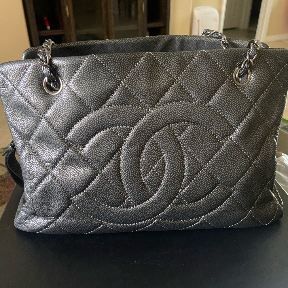 Authentic Chanel Purse CC Shopping Tote  silver hardware leather - Picture 17 of 17
